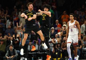 Golden State Warriors Comeback, Singkirkan Phoenix Suns