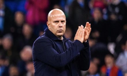 Arne Slot Ungkap Penyebab Performa Liverpool Kurang Konsisten
