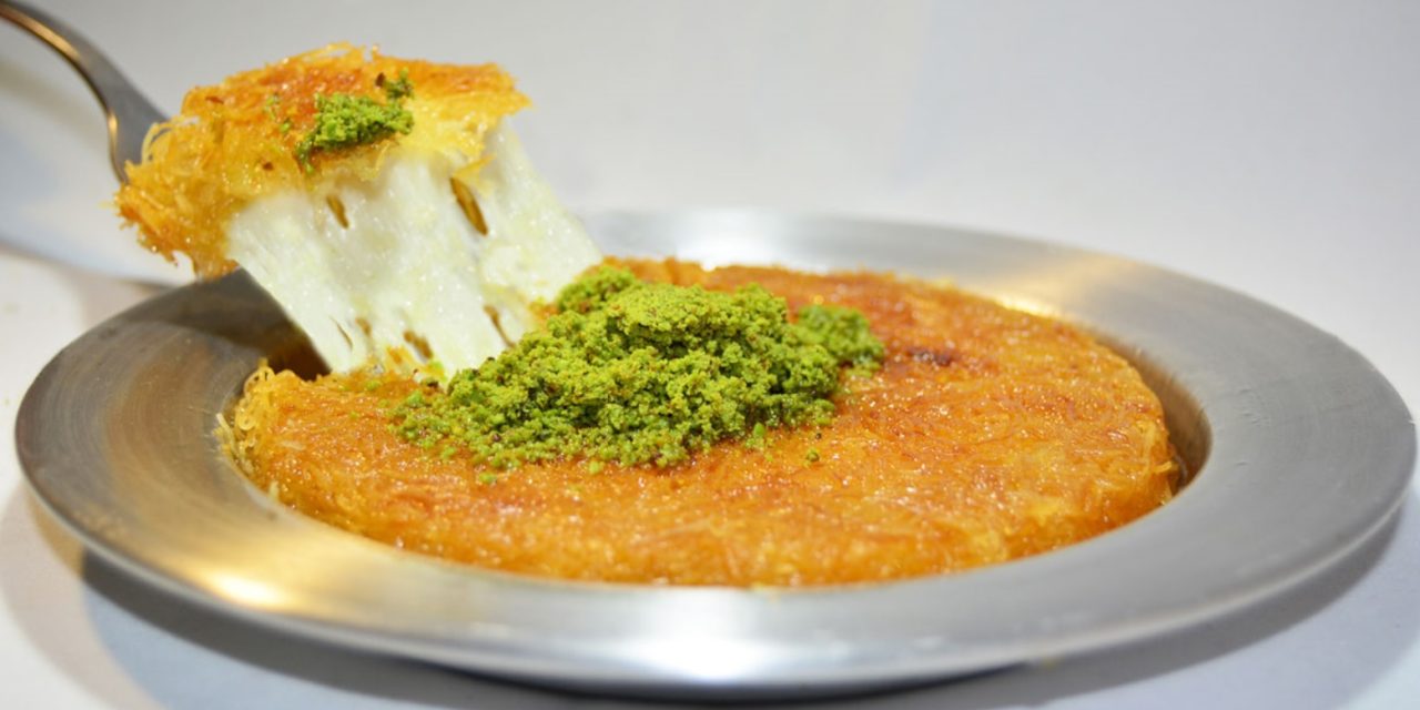 Kunafa Turki, Pastri Garing Berlapis Keju Dan Siraman Sirup Gula