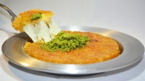 Kunafa Turki, Pastri Garing Berlapis Keju Dan Siraman Sirup Gula