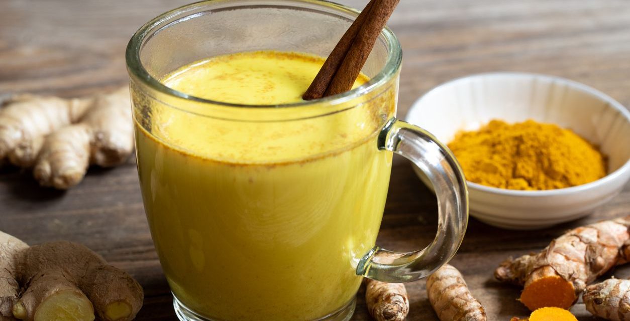 Ramuan Golden Milk Kunyit Kini Jadi Minuman Tren Pagi Hari