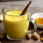 Ramuan Golden Milk Kunyit Kini Jadi Minuman Tren Pagi Hari