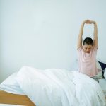 Trik Peregangan Sebelum Tidur Bikin Tidur Nyenyak Lebih Lama