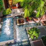Mengenal Desain Biophilic Modern Dengan Elemen Air Alami