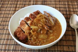 Mengenal Katsu Curry Tokyo: Daging Sapi Renyah Dan Kari Kental