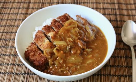 Mengenal Katsu Curry Tokyo: Daging Sapi Renyah Dan Kari Kental