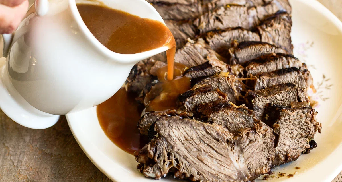 Sauerbraten Jerman: Daging Sapi Yang Dimarinasi Asam-Manis