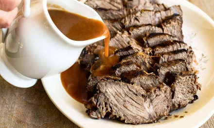 Sauerbraten Jerman: Daging Sapi Yang Dimarinasi Asam-Manis