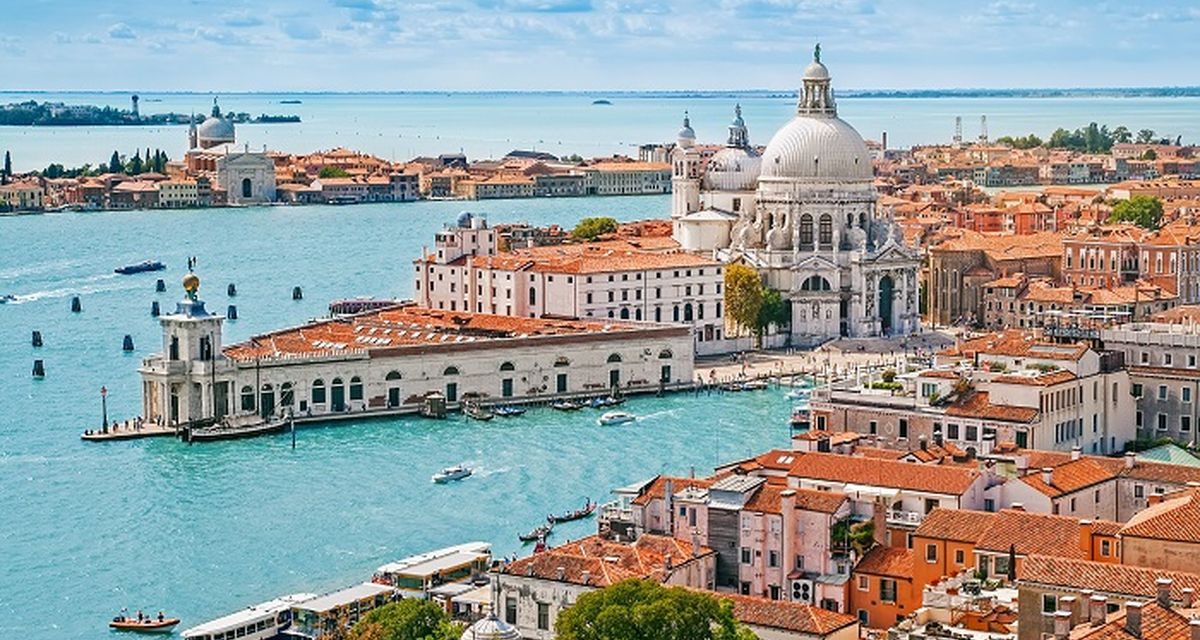 Kota Venesia Perluas Kebijakan Tiket Harian Urai Kepadatan Turis