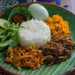 Nasi Krawu Khas Gresik: Sajian Nasi, Suwir Daging, Sambal Terasi