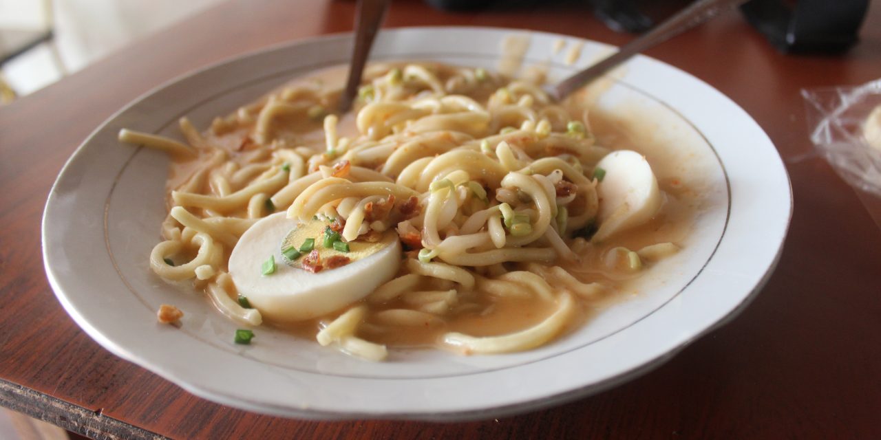 Mie Celor Khas Palembang Berkuah Kaldu Udang Kaya Rempah