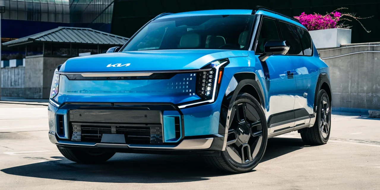 Kia EV9 Earth Long Range Hadirkan SUV Listrik Flagship 6-Seater