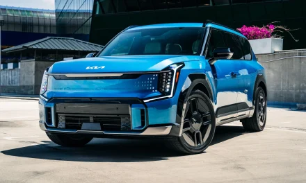 Kia EV9 Earth Long Range Hadirkan SUV Listrik Flagship 6-Seater