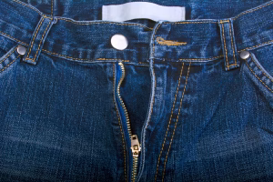 Solusi Resleting Jeans Sering Turun Sendiri Pakai Karet Gelang