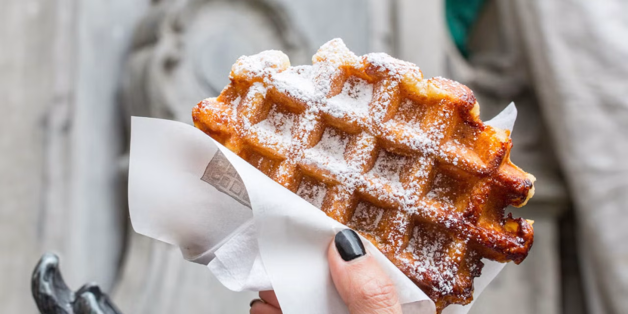 Kelezatan Liège Waffle Kudapan Renyah Karamel Gula Mutiara