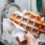 Kelezatan Liège Waffle Kudapan Renyah Karamel Gula Mutiara